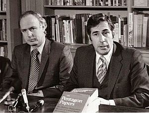 UUA President Bob West and Senator Mike Gravel respond to the FBI’s attempt to seize UUA bank records in 1971.